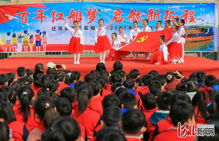 姜甲儒父母寻子成功！认亲现场哭到休克，儿子17年前被抢疑点多